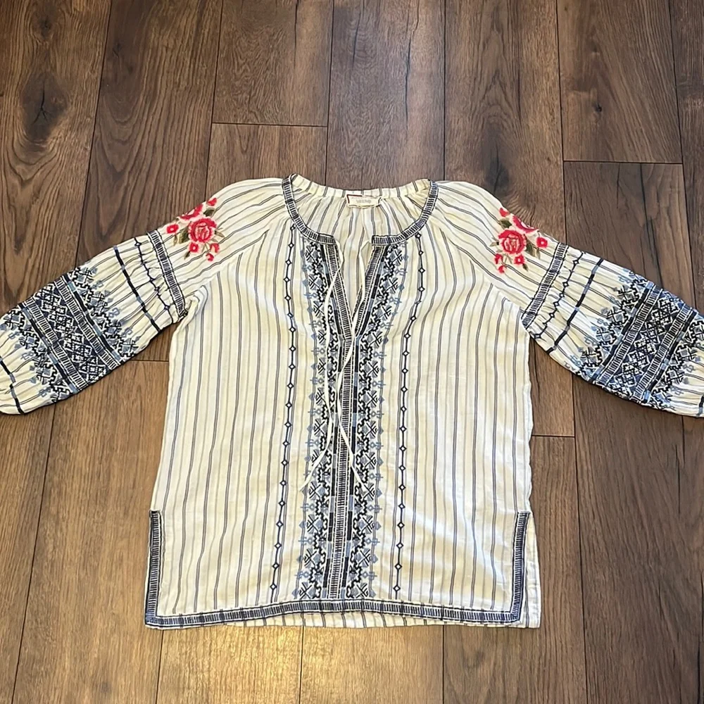 Johnny Was embroidered top size small. - Picture 2 of 11